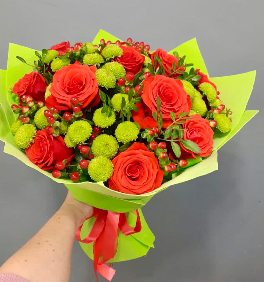 Букет цветов из: Хризантемы и Розы в Рубцовске Алтайский Край