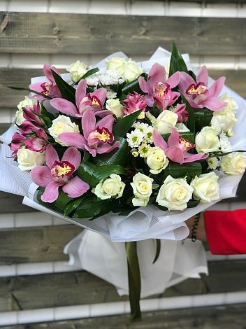 Букет цветов из: Розы и Хризантемы в Рубцовске Алтайский Край