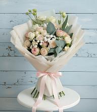 Букет цветов из:  Розы и Лизиантусы в Рубцовске Алтайский Край