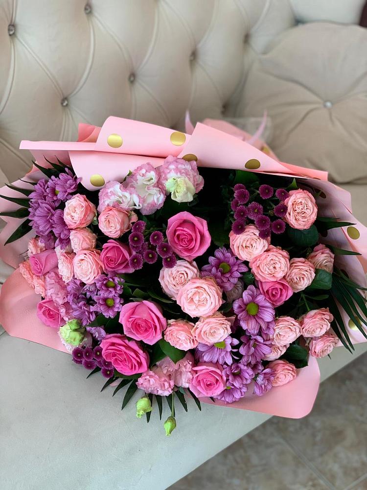 Букет цветов из: Хризантемы, Розы и Лизиантусы в Рубцовске Алтайский Край