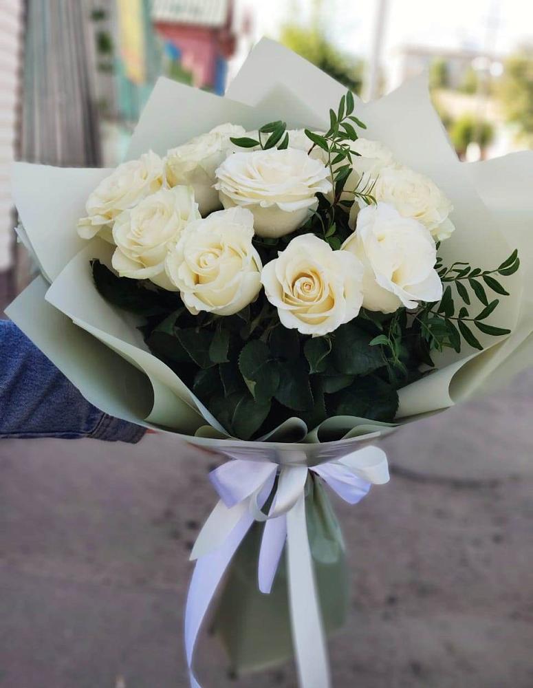 Букет Белые розы Проуд в Рубцовске Алтайский Край