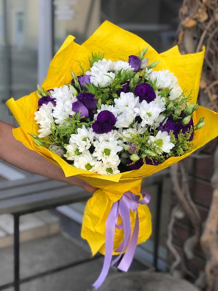 Букет цветов из: Ирисы, Хризантемы и Ромашки в Рубцовске Алтайский Край