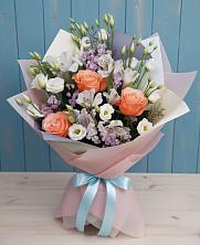 Букет цветов из:  Лизиантусы, Розы, Альстромерии и Гипсофила в Рубцовске Алтайский Край