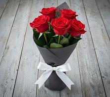 Букет 5 Красных роз Эдлесс Лав в Рубцовске Алтайский Край