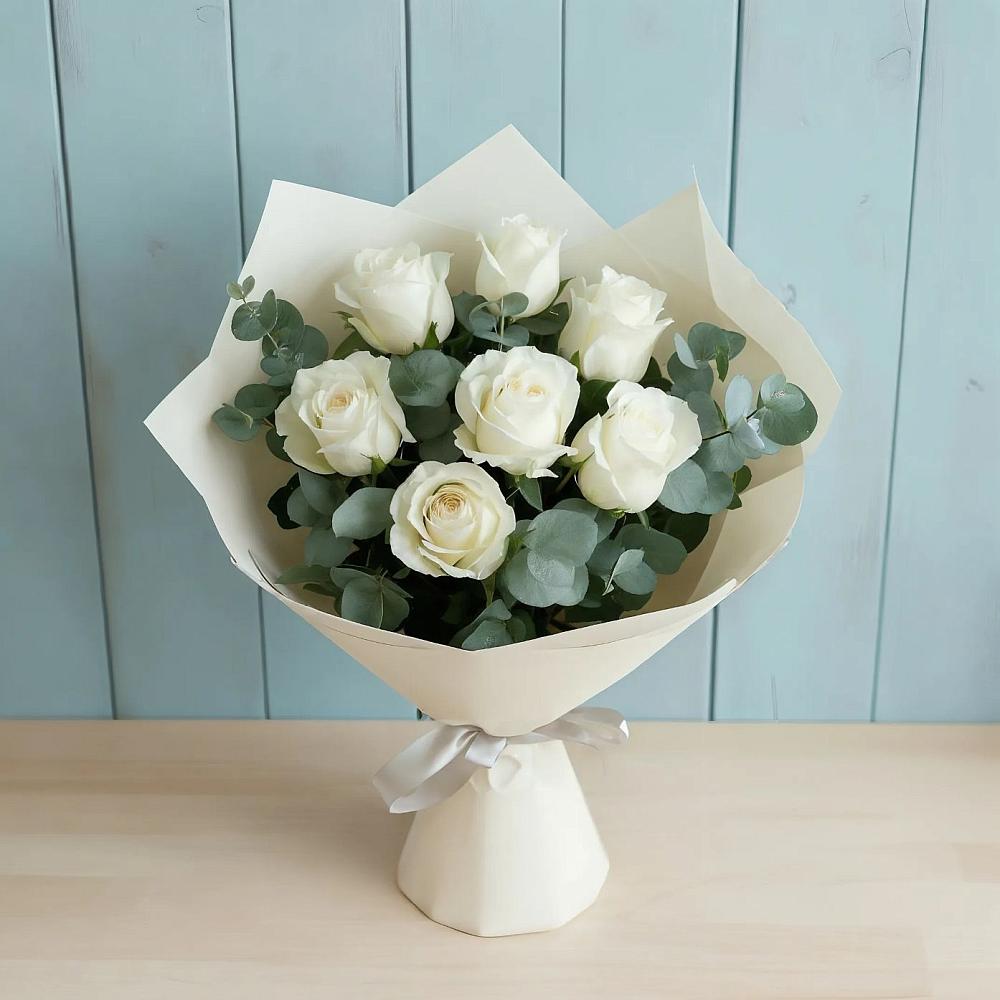 Букет Белые розы в Эвкалипте в Рубцовске Алтайский Край