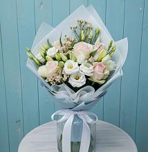 Букет цветов из:  Розы и Лизиантусы в Рубцовске Алтайский Край