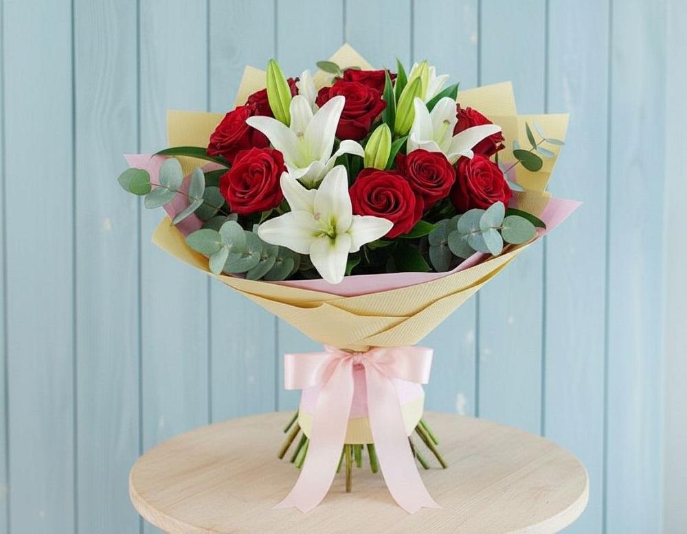 Букет цветов из: Лилии и Розы в Рубцовске Алтайский Край